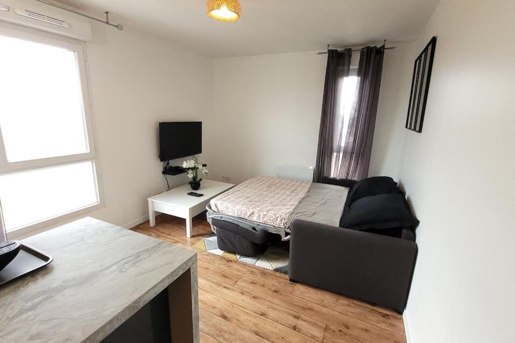 Logement Entier : Appartement Montevrain Exterior photo